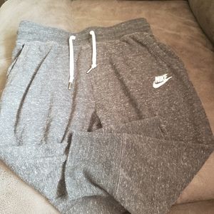 Girls nike capris size L